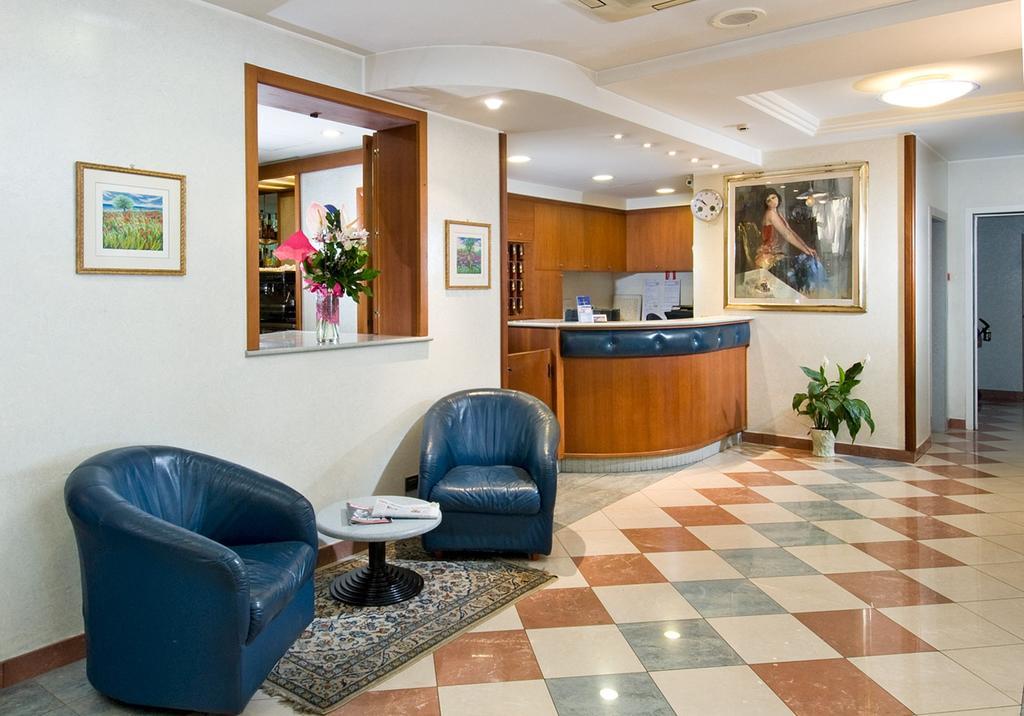 Hotel Europa Купра Маритима Екстериор снимка