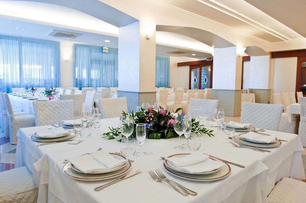 Hotel Europa Купра Маритима Екстериор снимка